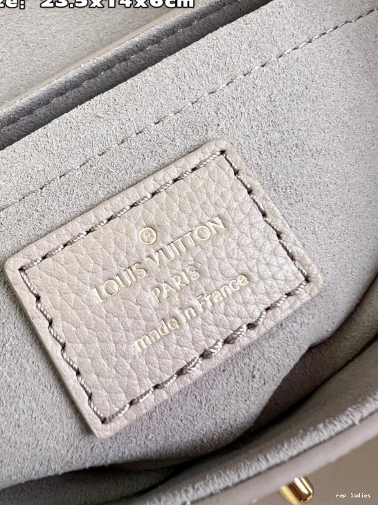 Cheap VUITTON TWIST-23.5*14*6 cm LOUIS 0823